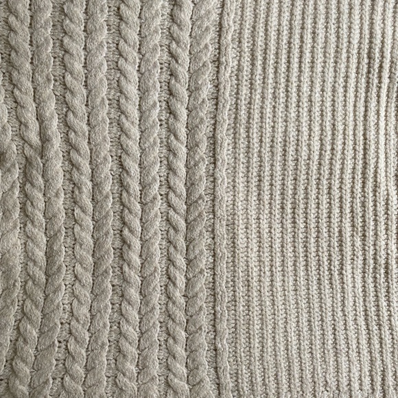 Line Sweater - Picture 2 of 4